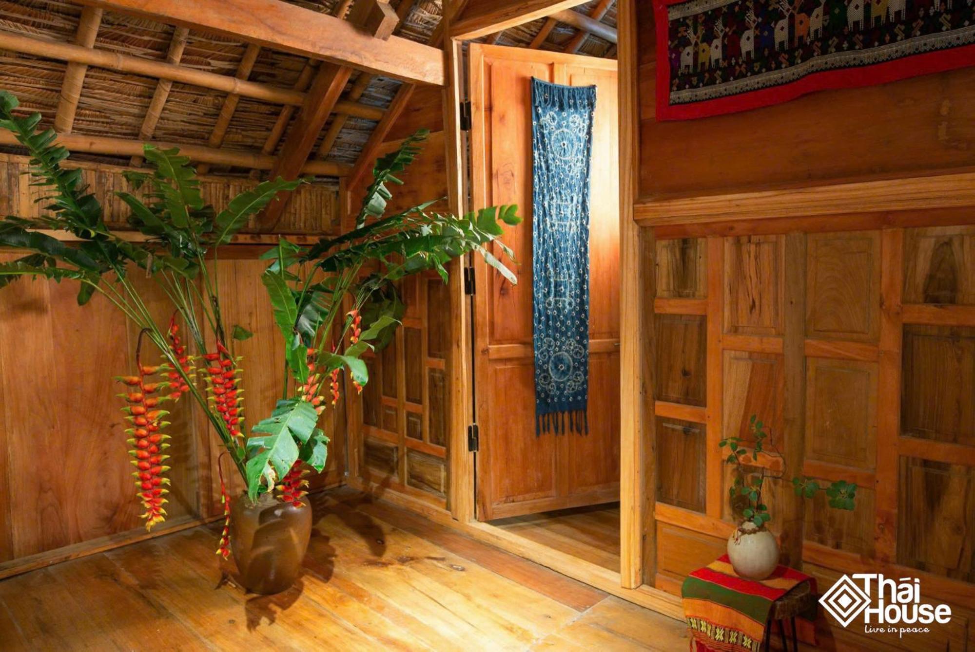Thai House Pu Luong - Century Old Stilt House With Terrace Views Huong Ba Thuoc Exterior photo